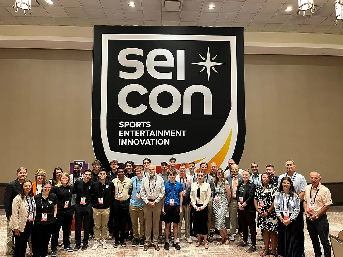 Students and faculty gathered together at SEIcon event