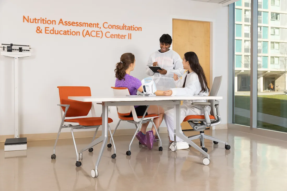 Students develop a nutrition plan for a patient
