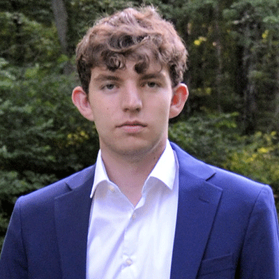 headshot Noah Bair