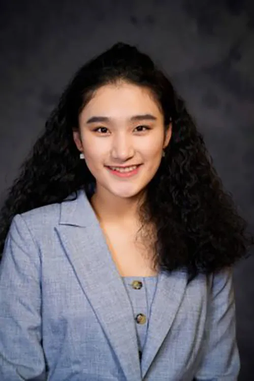 headshot of Stephanie Hua