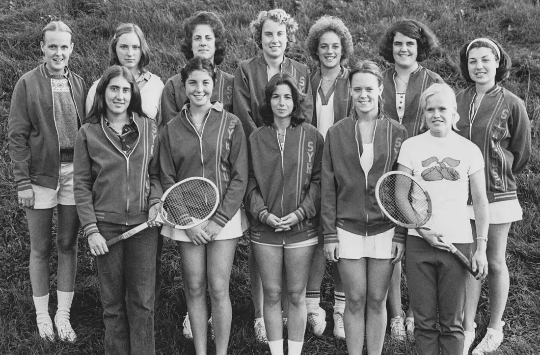 black and white image of SU tennis team with Abbe Seldin