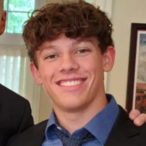 headshot Evan Pegorsch