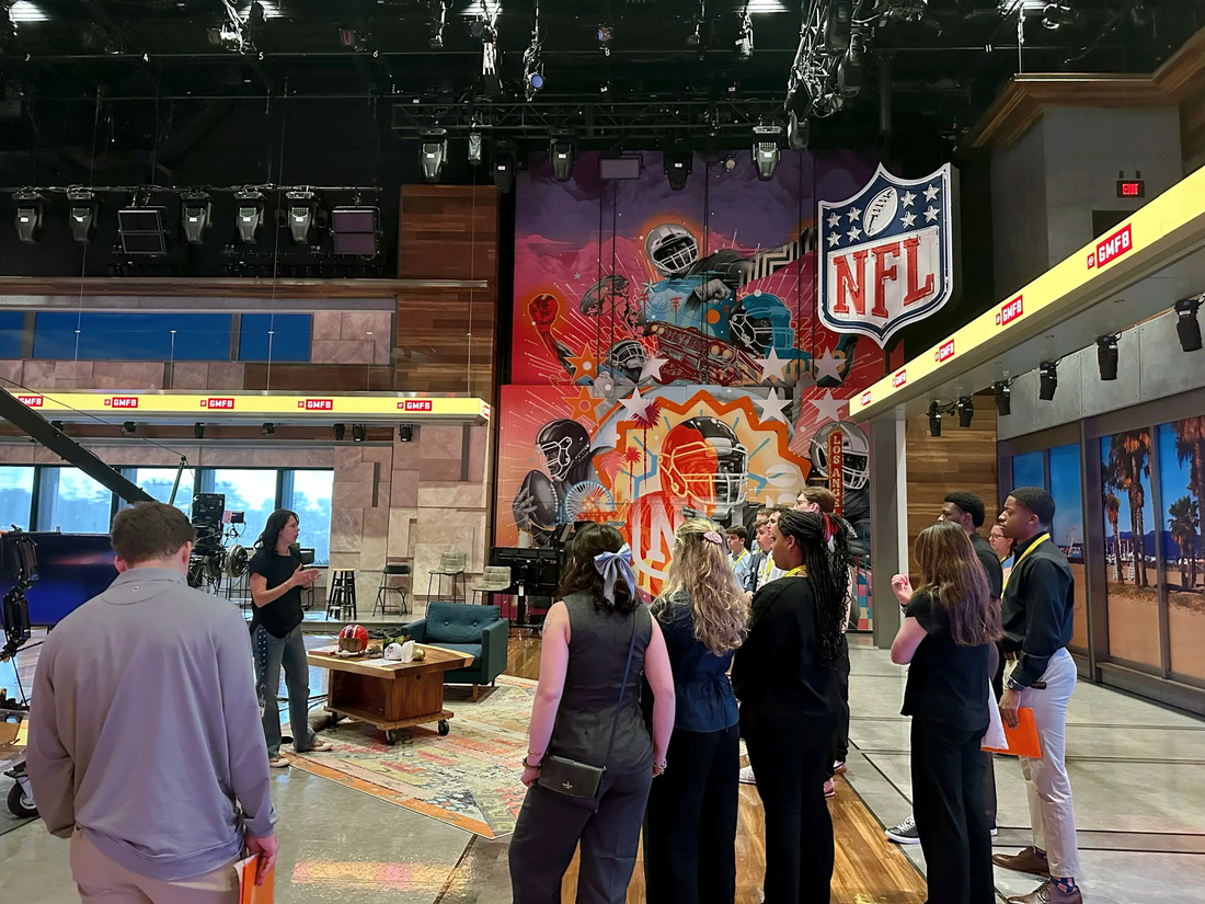 students see behind the scenes look at NFL network